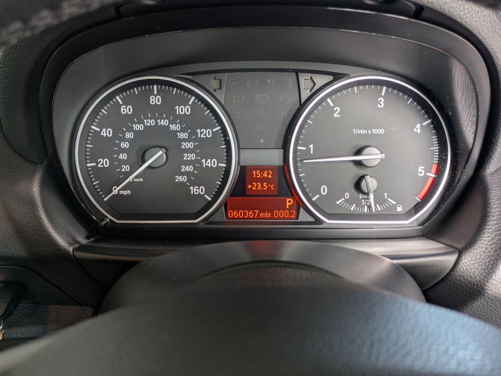 BMW 1 SERIES