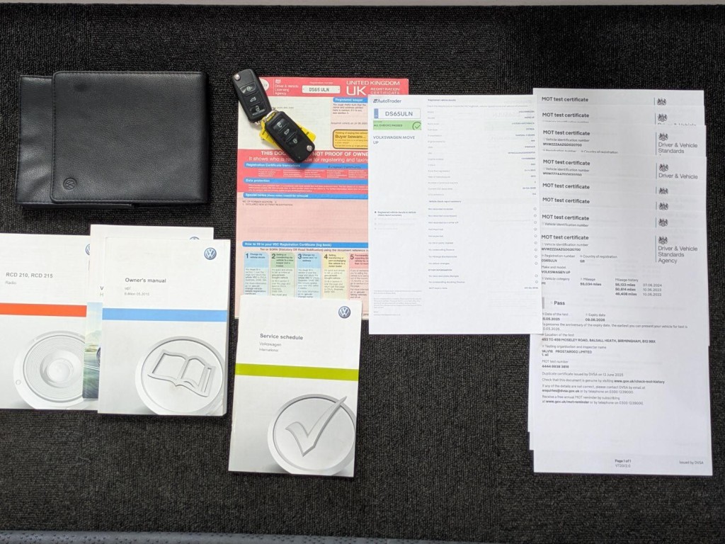 VOLKSWAGEN UP