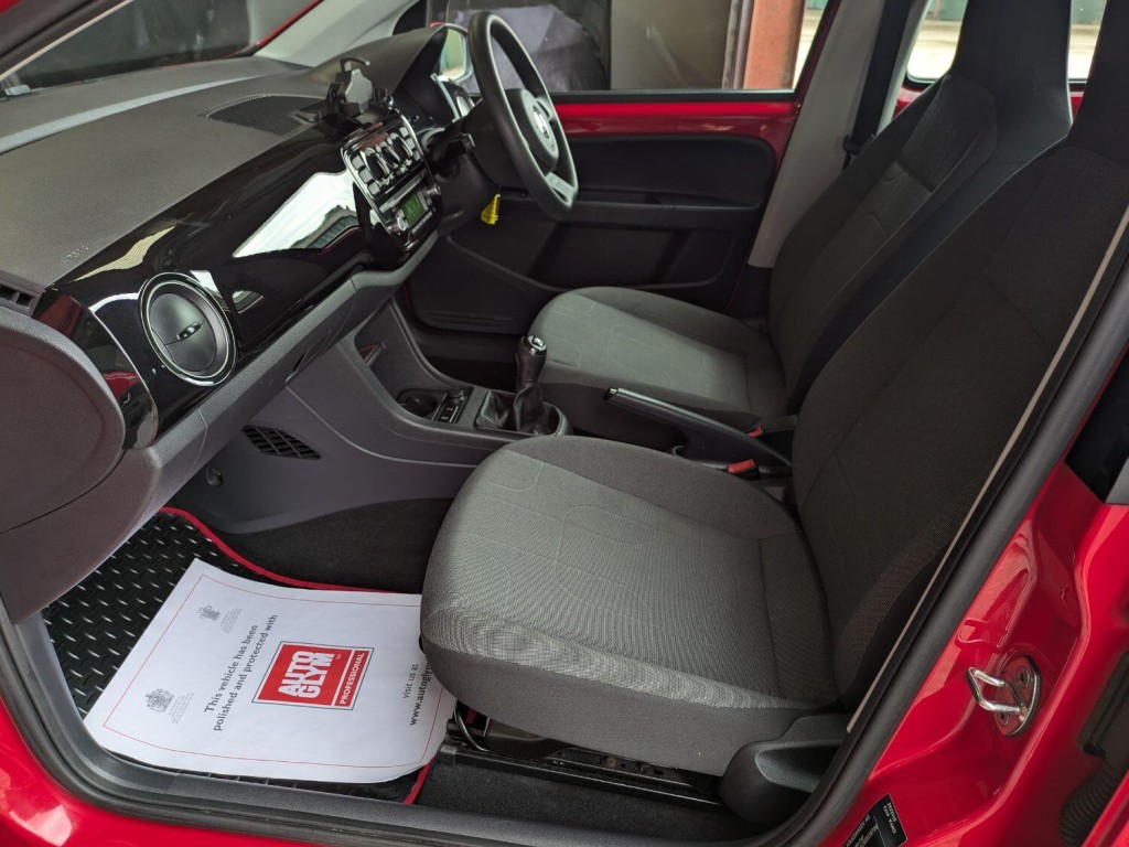 VOLKSWAGEN UP