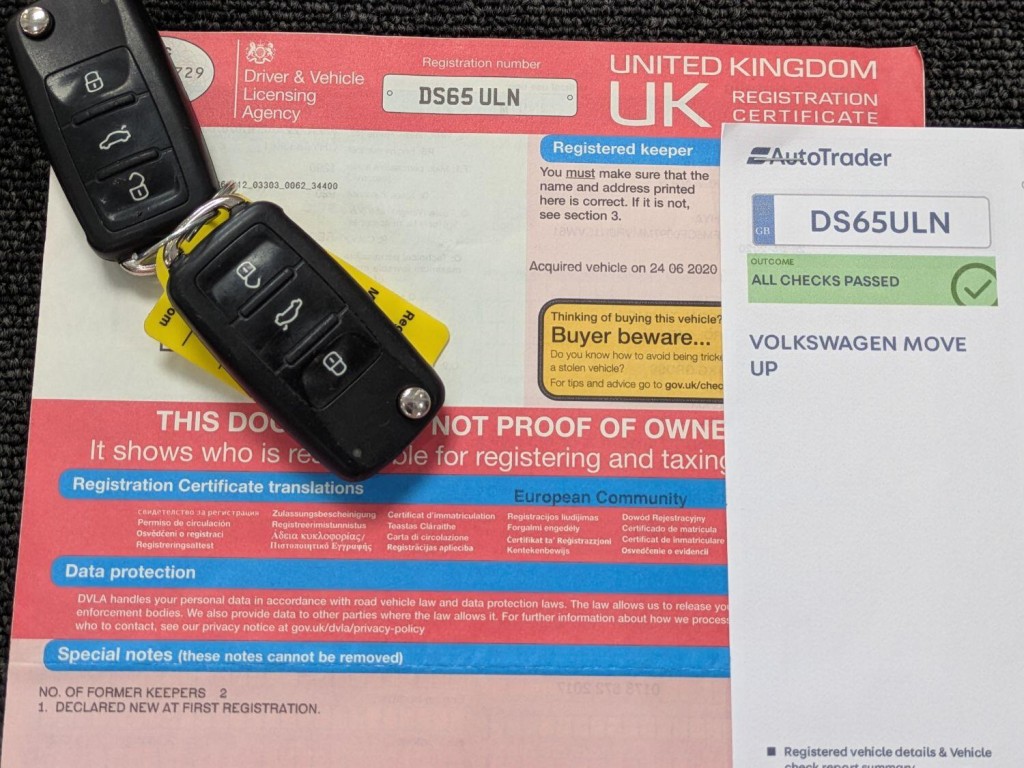 VOLKSWAGEN UP