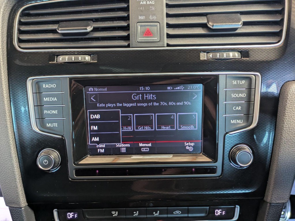 VOLKSWAGEN GOLF
