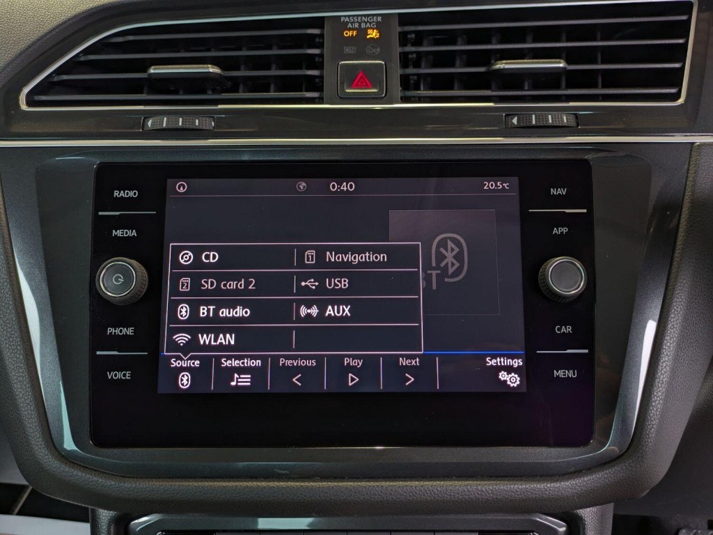 VOLKSWAGEN TIGUAN