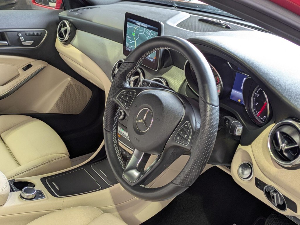 MERCEDES-BENZ GLA CLASS