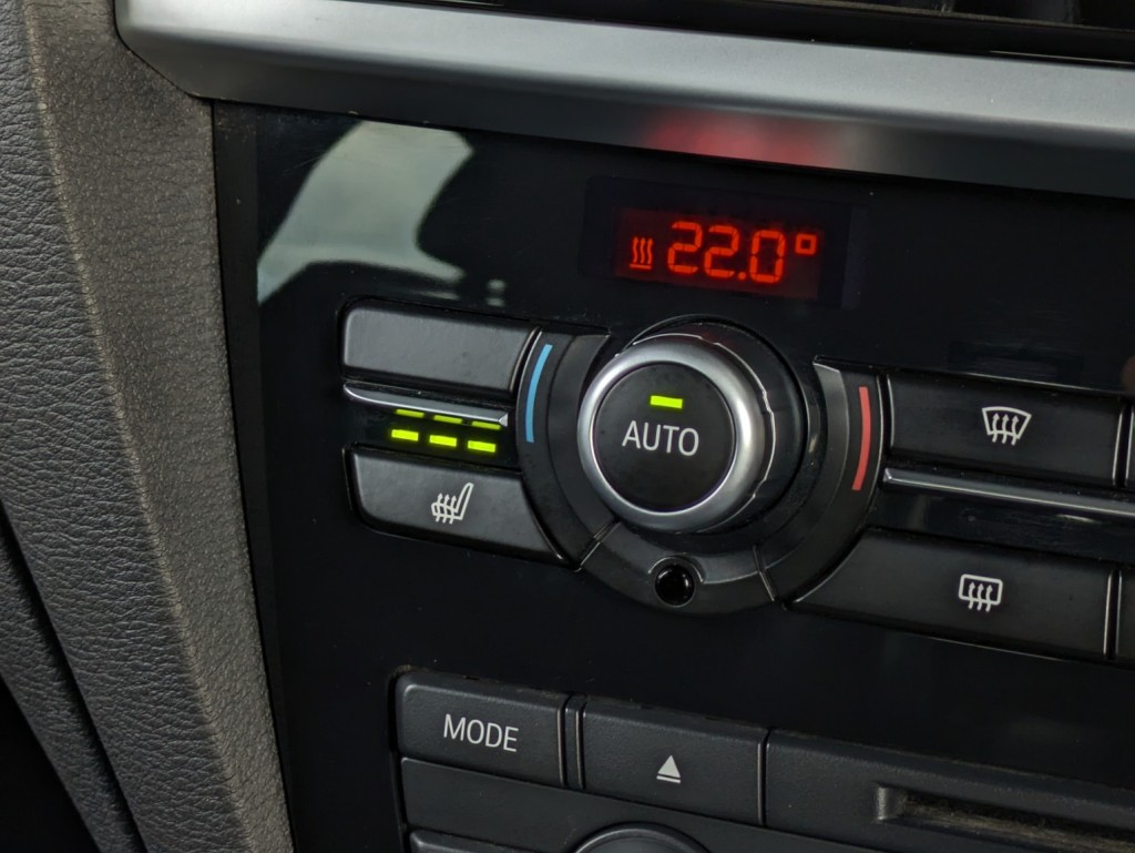 View BMW X3 xDrive20d M Sport automatic. 1 OWNER. SAT NAV. HEATED LEATHER. FOLDING MIRRORS. 10 SERVICE VISITS. 