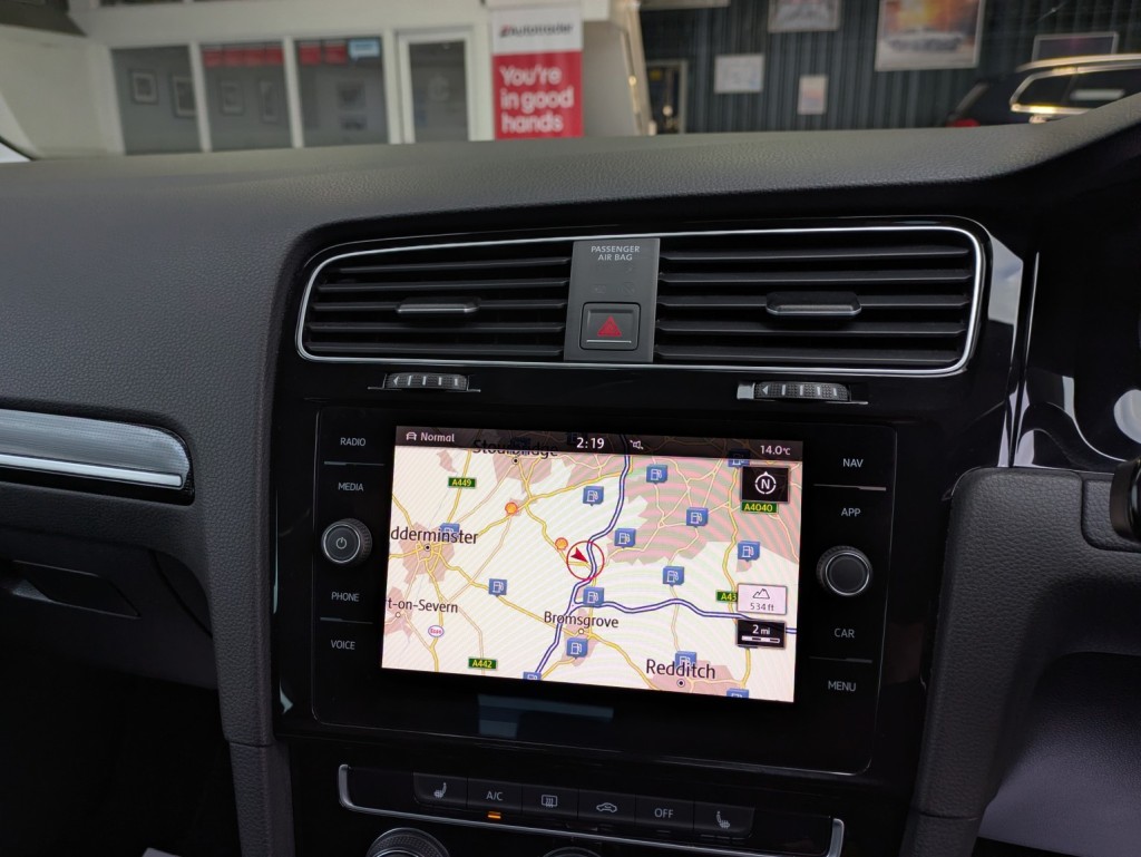 View VOLKSWAGEN GOLF 2.0 TDI GT Estate Automatic. HEATED SEATS. CARPLAY. FULL HISTORY.  FOLDING MIRRORS AND MORE.