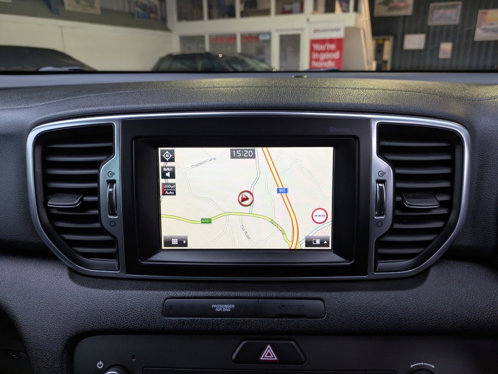 View KIA SPORTAGE 1.6 GDi 2 manual SUV. 2 OWNERS. 9 KIA DEALER SERVICES. SAT NAV. REAR CAMERA. 