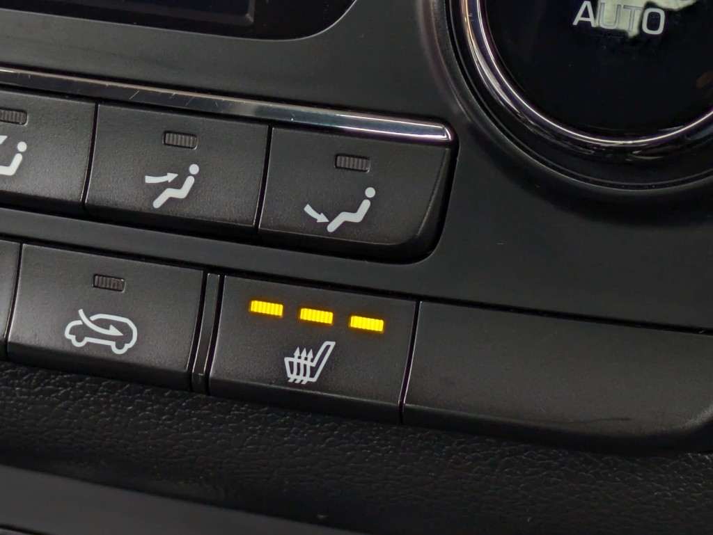 View HYUNDAI TUCSON 1.6 GDi Blue Drive SE Nav. 1 OWNER. HEATED SEATS. SAT NAV. REAR CAMERA. RECENT SERVICE.