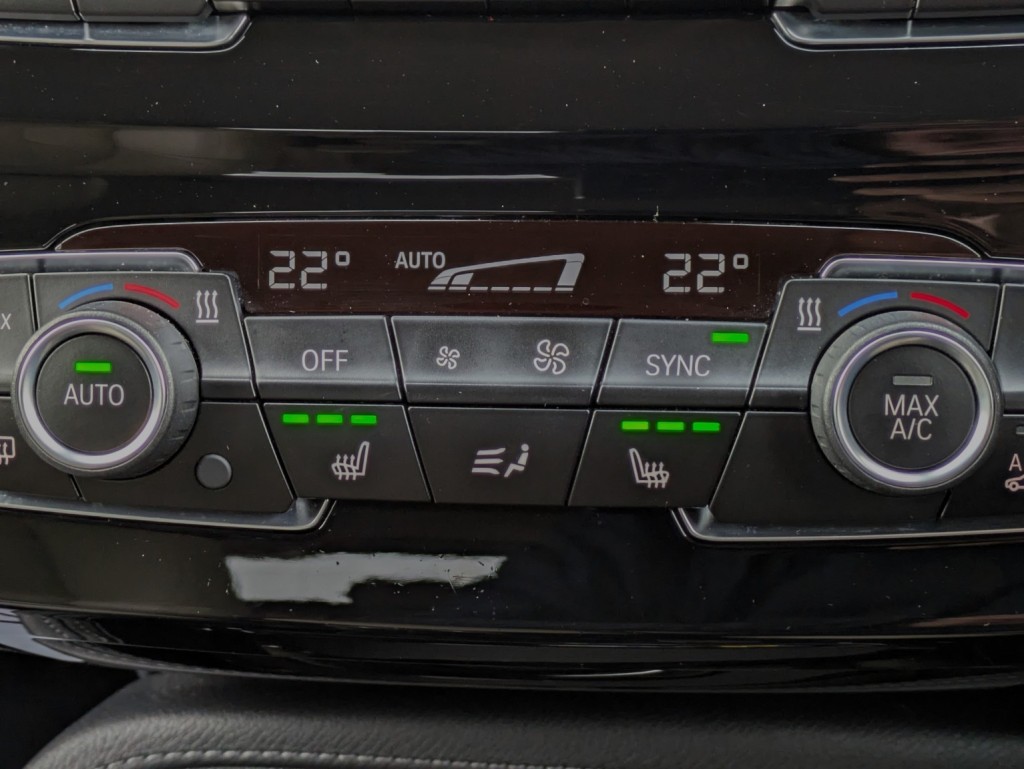 View BMW X1 xDrive20d Sport automatic 4WD. £4760 OF OPTIONS. HEATED LEATHER. PARK ASSIST. SAT NAV. 