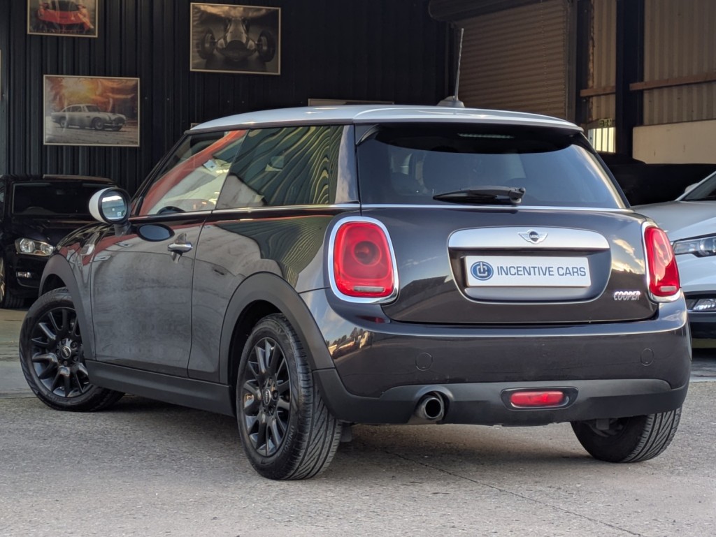 MINI HATCH