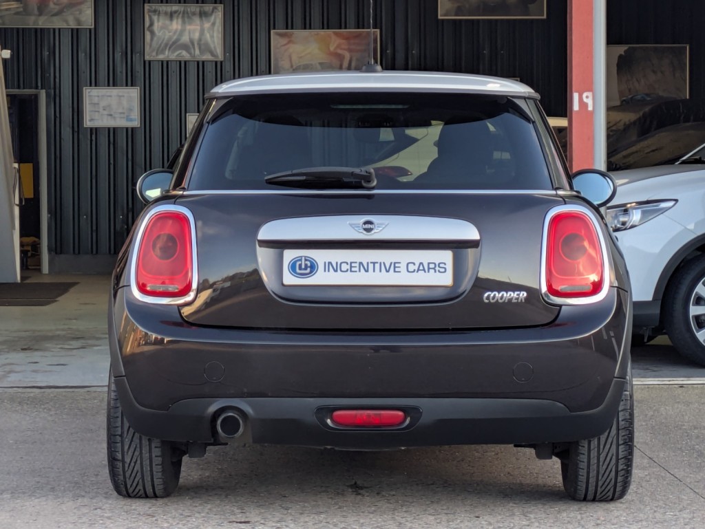 MINI HATCH