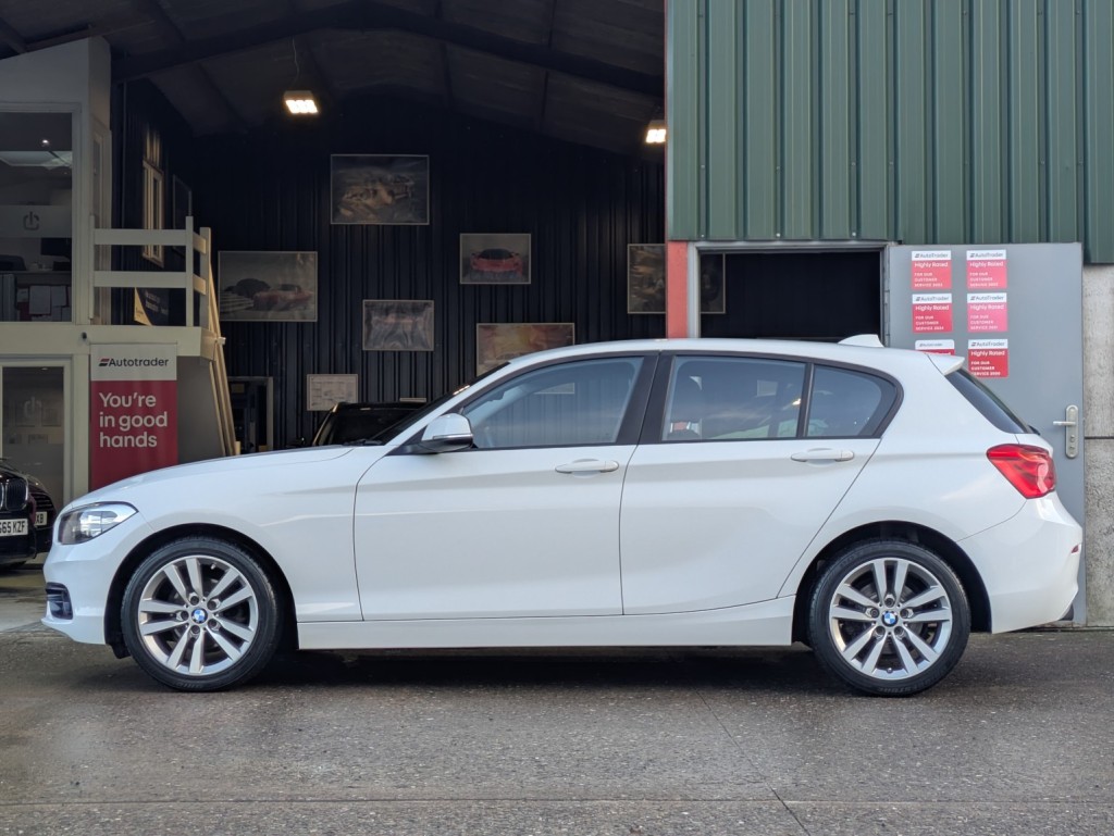 BMW 1 SERIES