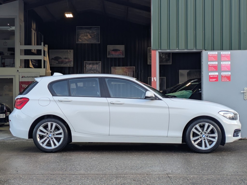 BMW 1 SERIES