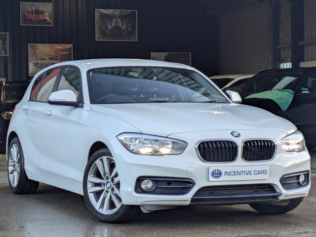 BMW 1 SERIES 118i Sport 5-Door. 2 OWNERS. SAT NAV. FULL SERVICE HISTORY. 