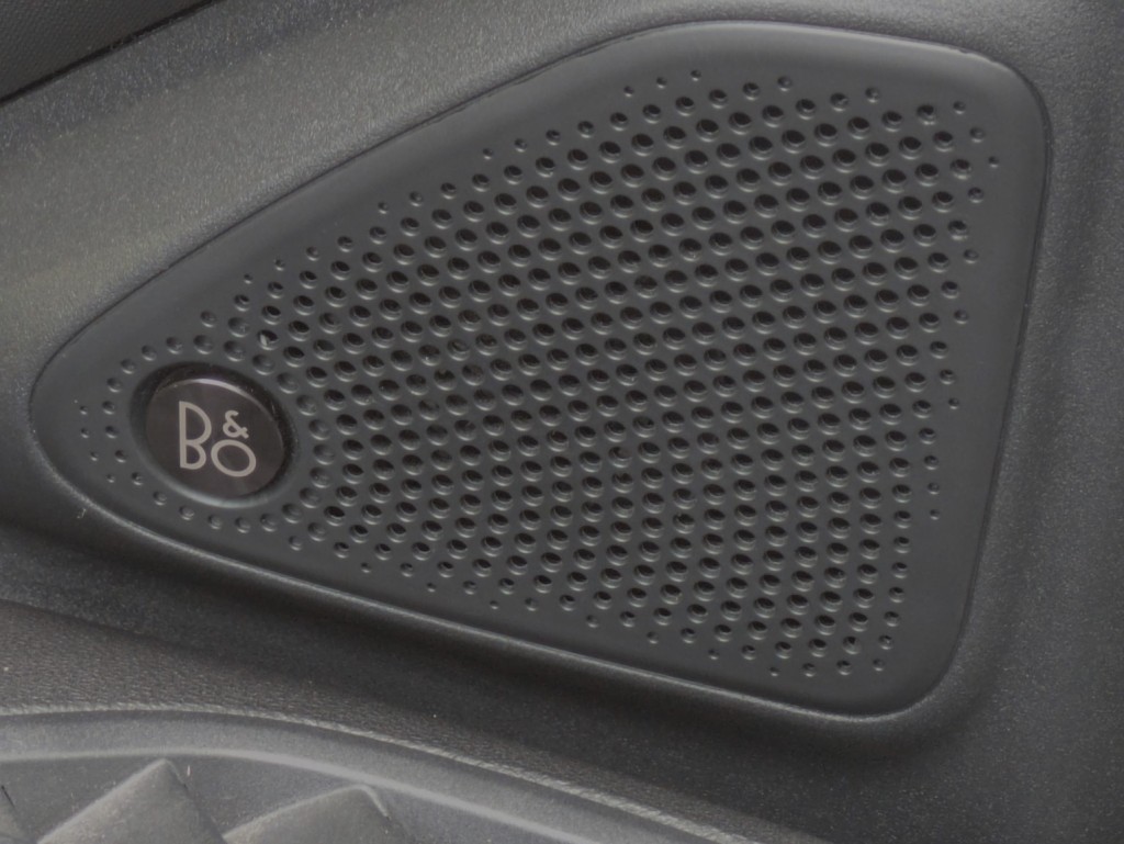 View FORD PUMA ST-Line X 5 Door 1.0L 125PS mHEV. 1 OWNER. CARPLAY. SAT NAV. LED LIGHTS. PARK SENSORS. FORD HISTORY.