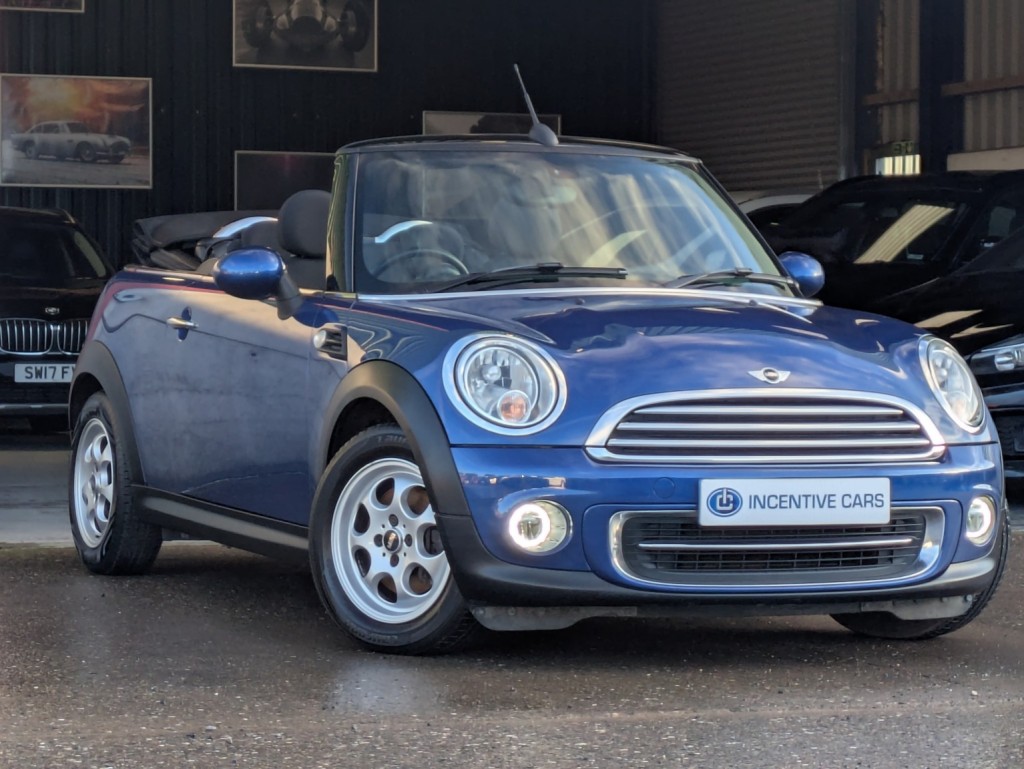 View MINI CONVERTIBLE 1.6 Cooper Convertible Pepper. 2 OWNERS. £3590 OF OPTIONS. HEATED SPORT SEATS & RECENT SERVICE.