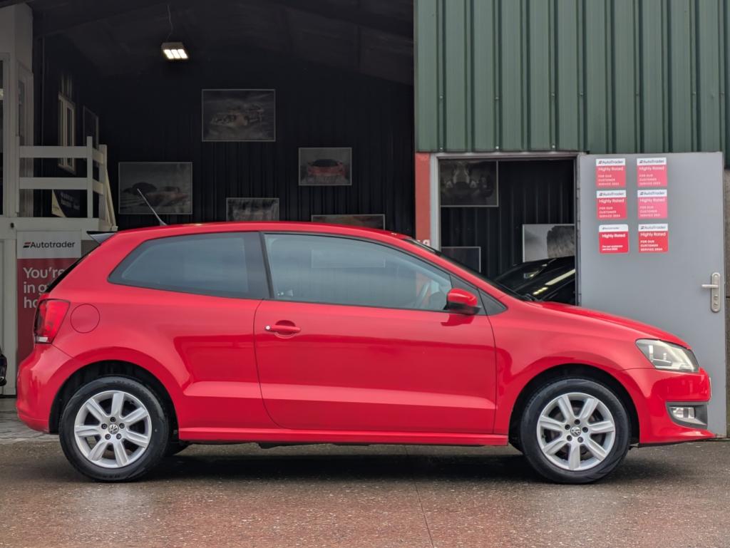 VOLKSWAGEN POLO