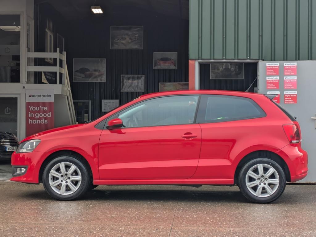 VOLKSWAGEN POLO