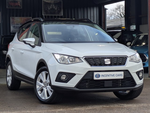 SEAT ARONA 1.0 TSI SE Technology automatic. 2 OWNERS. CARPLAY, SAT NAV, WIRELESS CHARGER AND SERVICE HISTORY.
