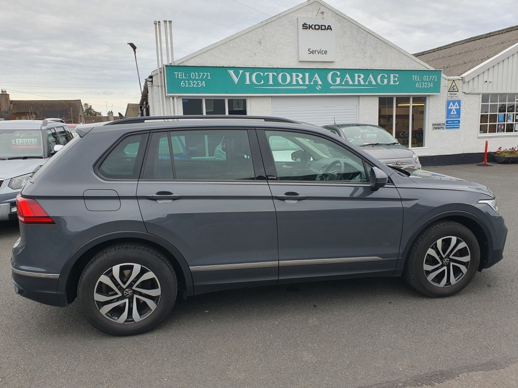 View VOLKSWAGEN TIGUAN 1.5 TSI Active