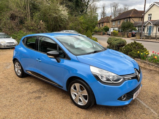 RENAULT CLIO 1.2 DYNAMIQUE NAV LOW MILEAGE FULL SERVICE HISTORY AC BLUETOOTH SAT NAV
