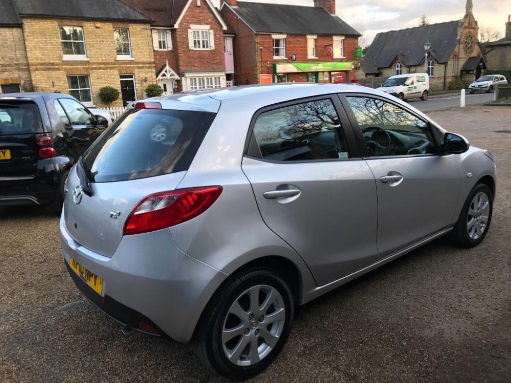 MAZDA 2