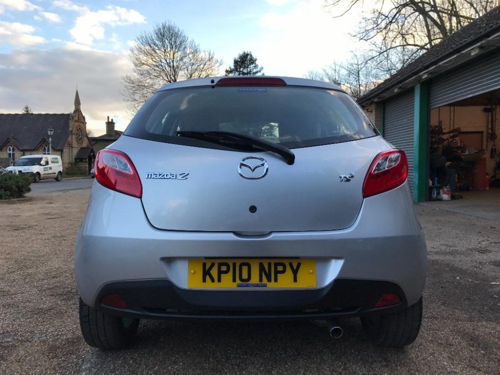 MAZDA 2