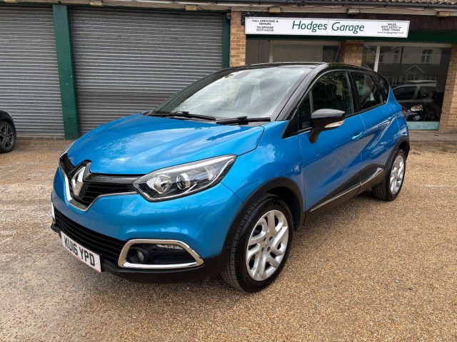 RENAULT CAPTUR 0.9 TCe DYNAMIQUE NAV ULTRA LOW MILEAGE FULL SERVICE HISTORY LOW ROAD TAX REAR PARKING SENSORS