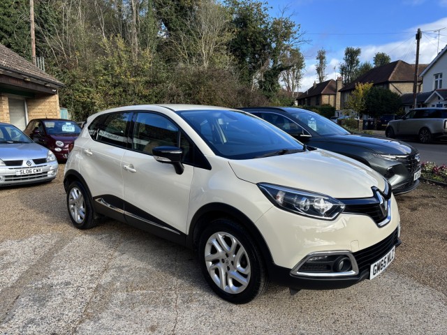 RENAULT CAPTUR 0.9 TCe DYNAMIQUE NAV ULTRA LOW MILEAGE FULL SERVICE HISTORY LOW ROAD TAX