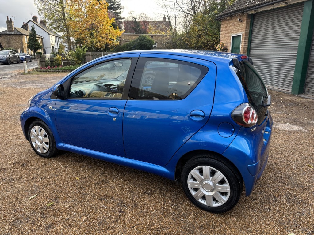 TOYOTA AYGO