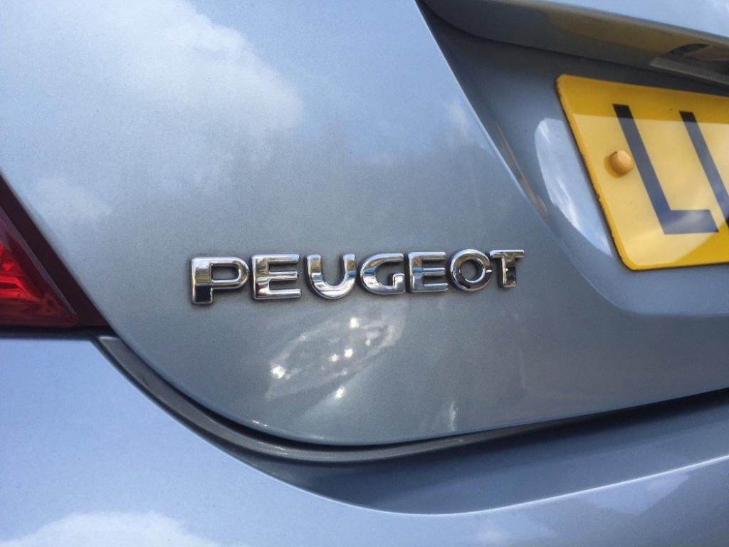 PEUGEOT 207