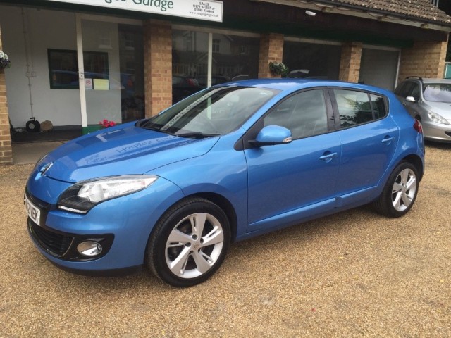 RENAULT MEGANE DYNAMIQUE TOMTOM VVT     NOW RESERVED