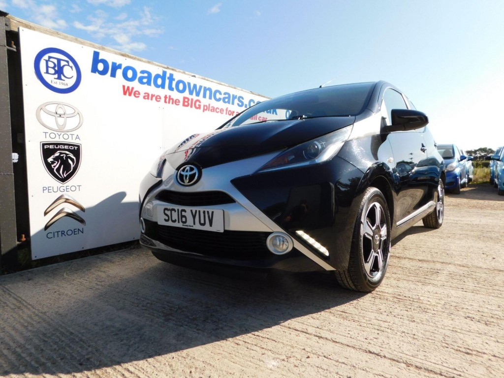 View TOYOTA AYGO 1.0 VVT-i x-clusiv