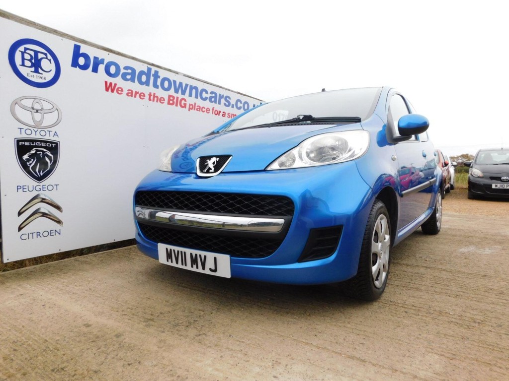 View PEUGEOT 107 1.0 12V Urban