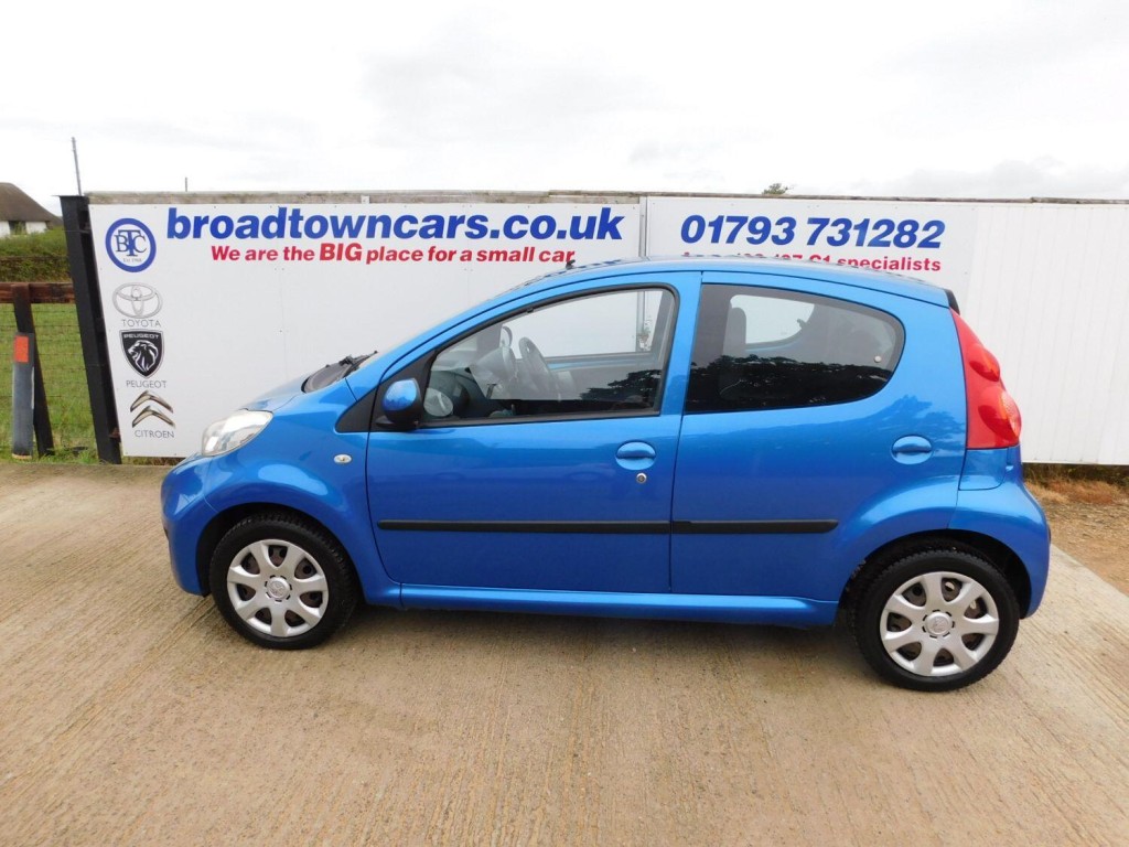 View PEUGEOT 107 1.0 12V Urban