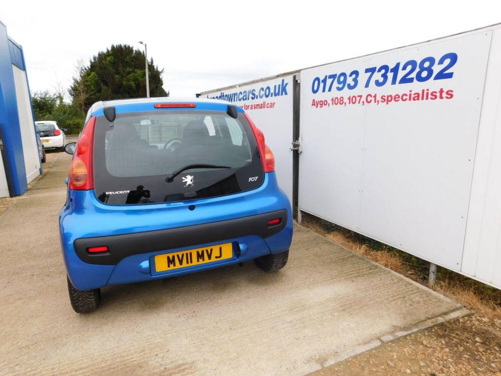 PEUGEOT 107