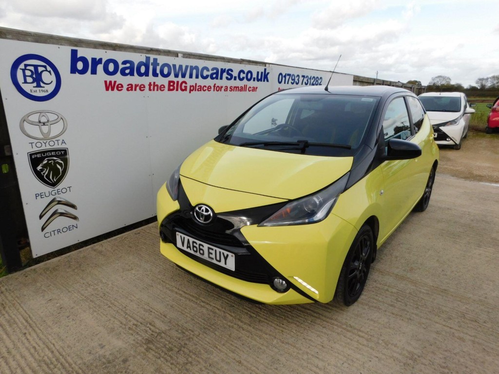 View TOYOTA AYGO 1.0 VVT-i x-cite 3 Yellow Bi-Tone