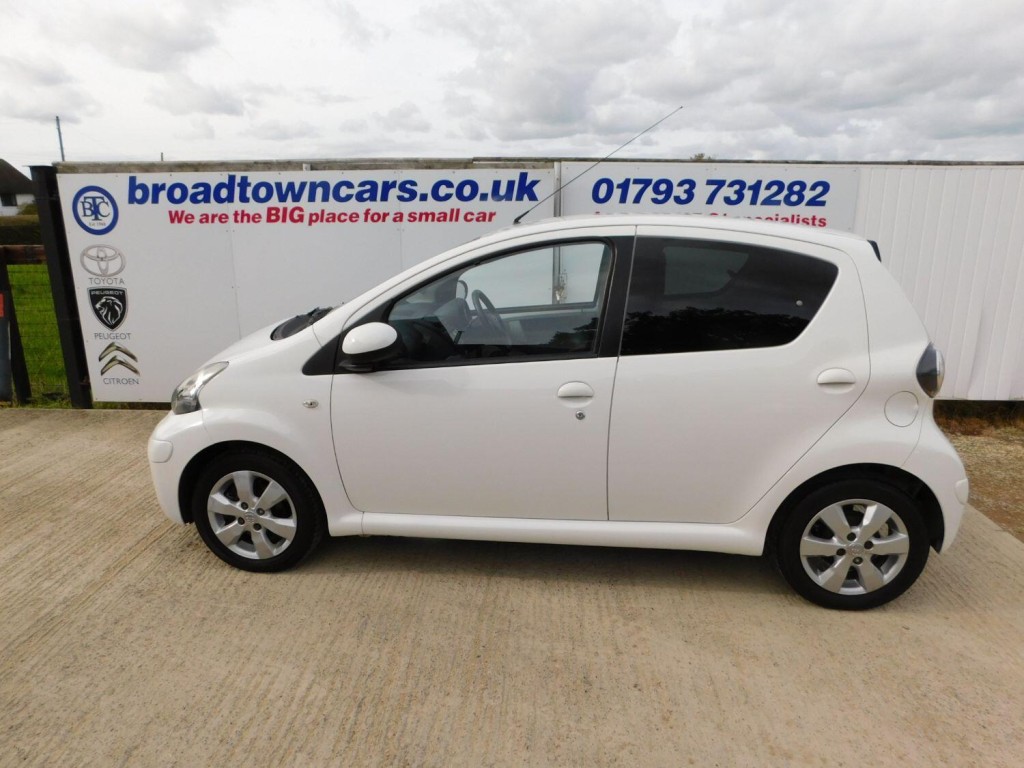 View TOYOTA AYGO 1.0 VVT-i Go Automatic