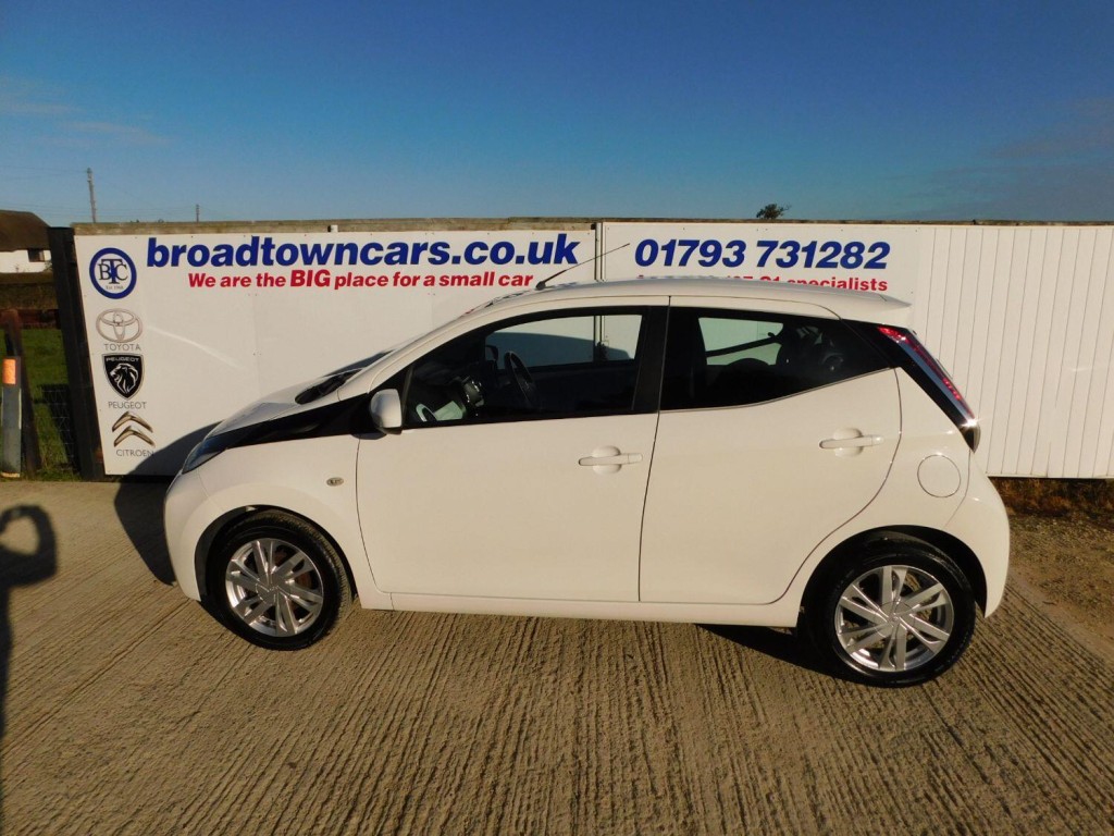 View TOYOTA AYGO 1.0 VVT-i x-pression