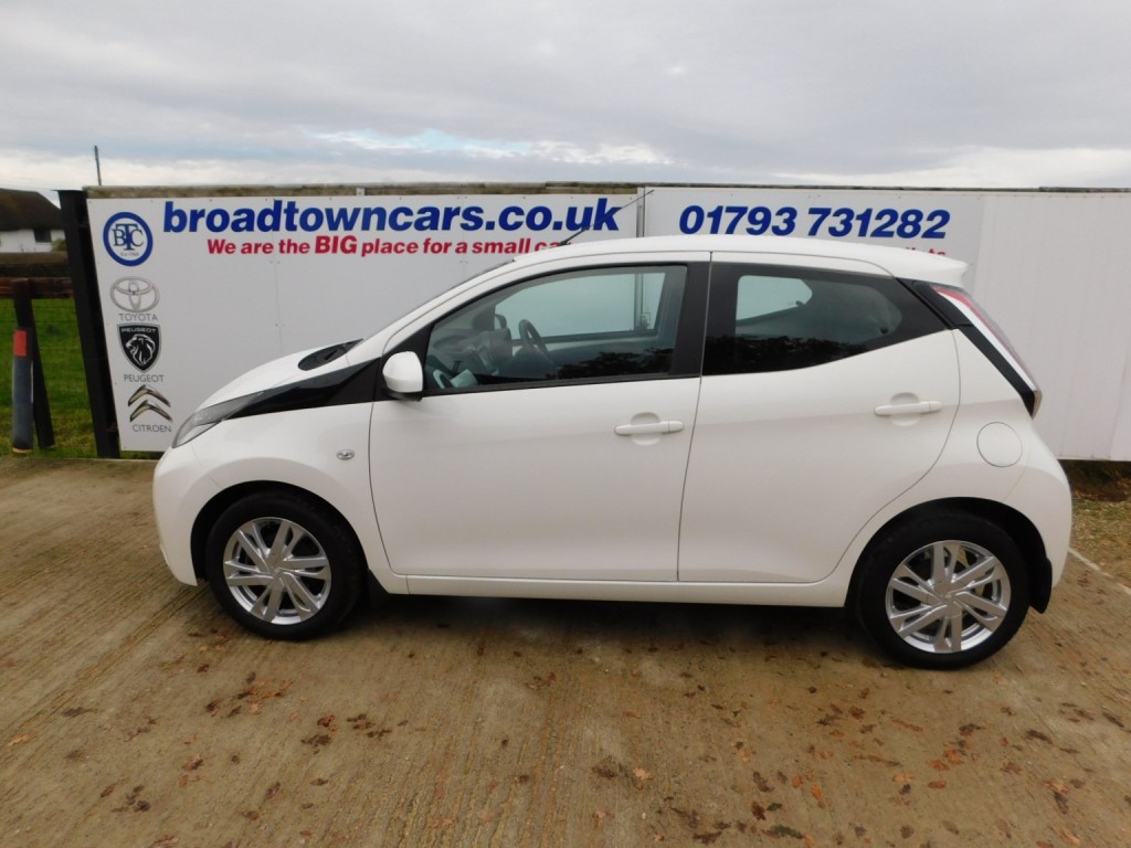 View TOYOTA AYGO 1.0 VVT-i x-pression