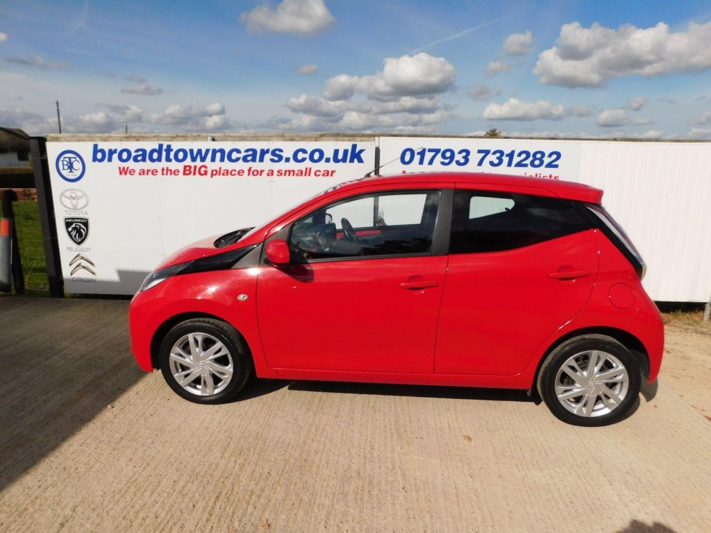 View TOYOTA AYGO 1.0 VVT-i x-pression