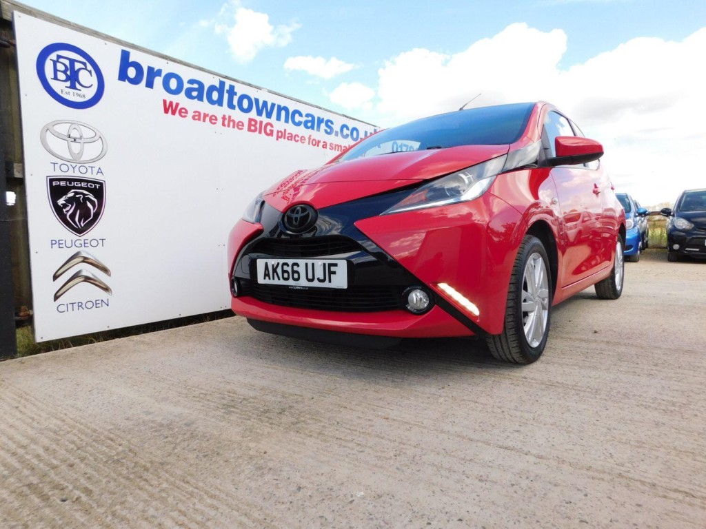 View TOYOTA AYGO 1.0 VVT-i x-pression