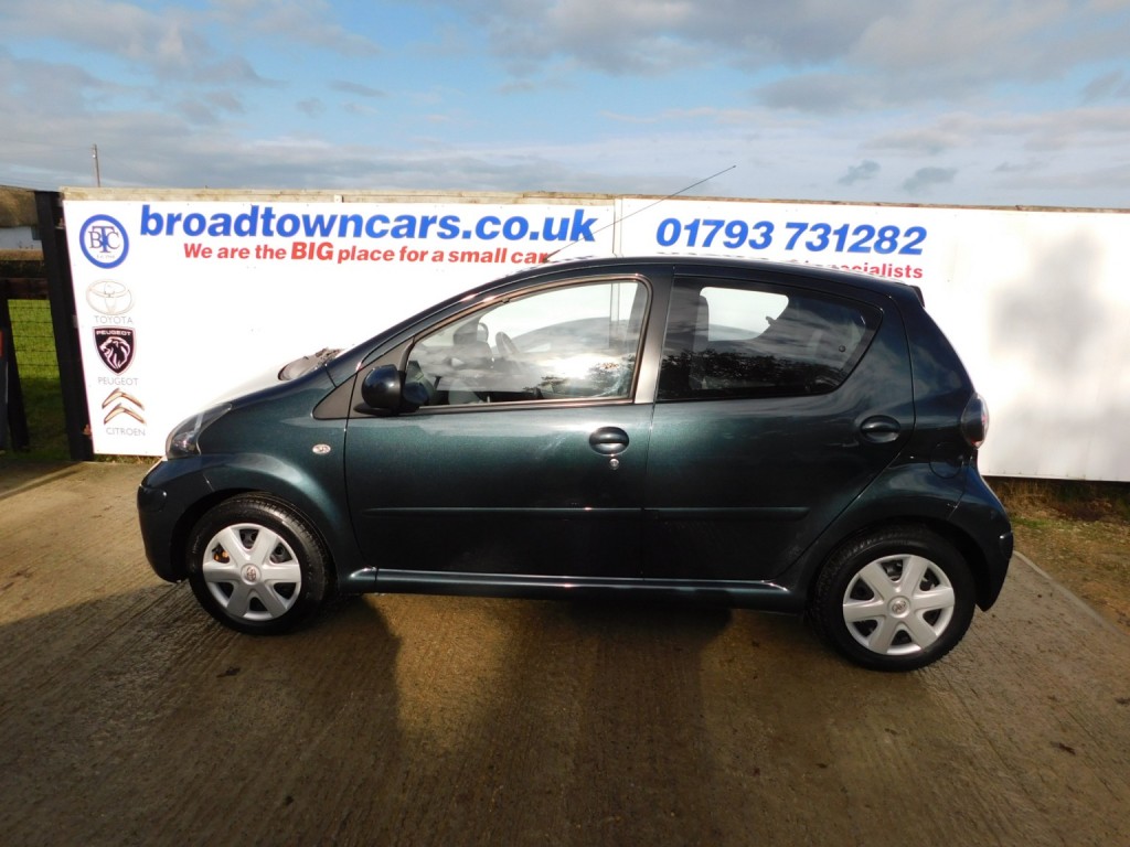 View TOYOTA AYGO 1.0 VVT-i Ice