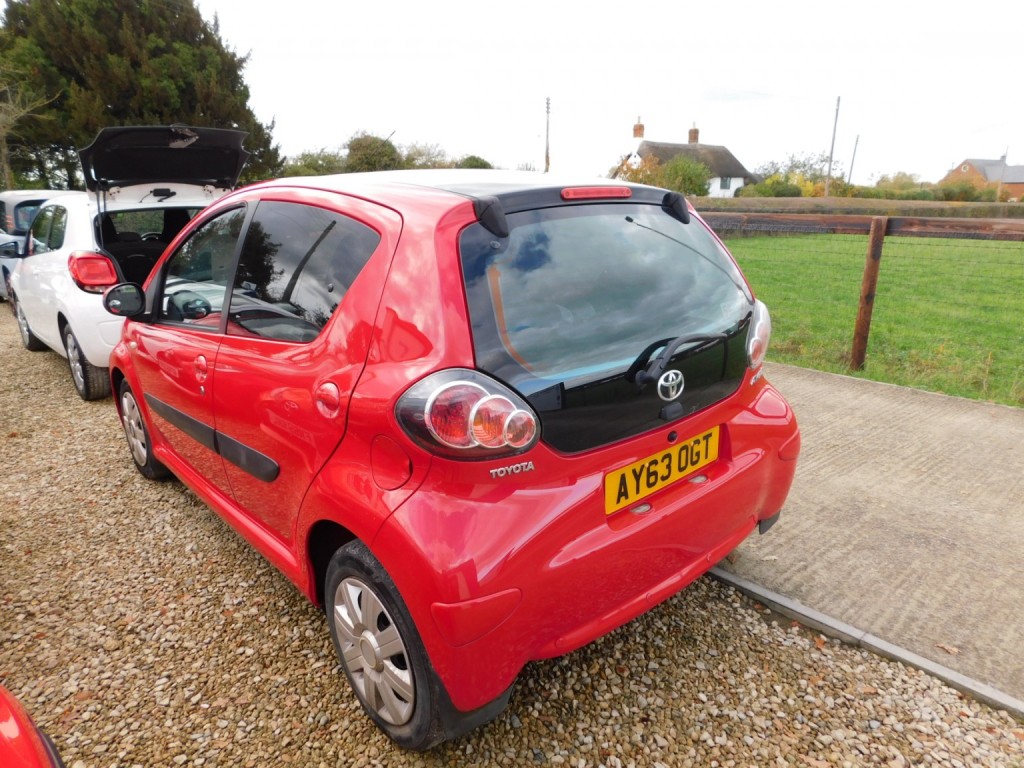 View TOYOTA AYGO 1.0 VVT-i Move