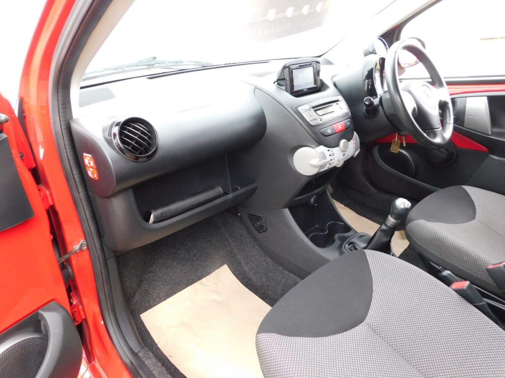 TOYOTA AYGO