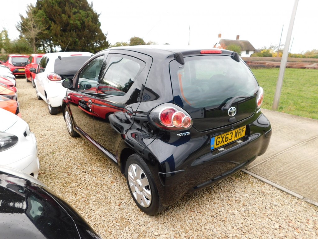 View TOYOTA AYGO 1.0 VVT-i Move