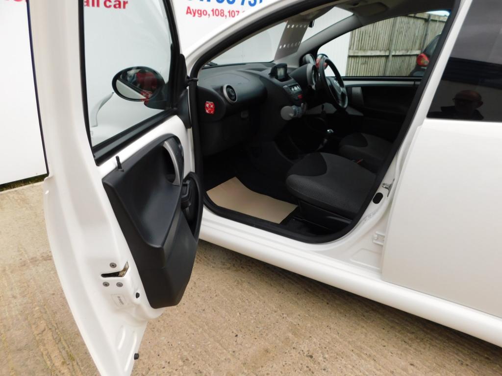 TOYOTA AYGO