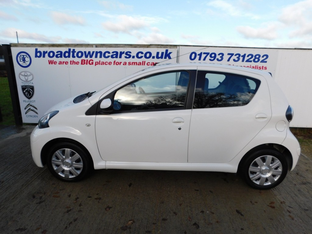 View TOYOTA AYGO 1.0 VVT-i Move