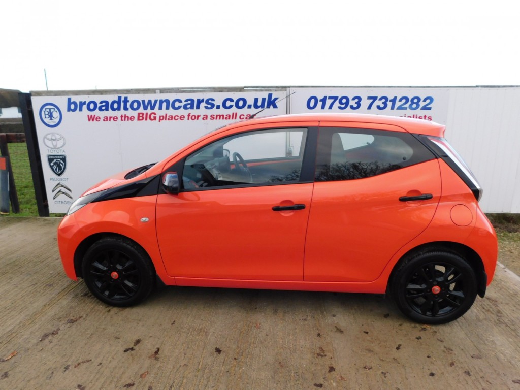 View TOYOTA AYGO 1.0 VVT-i x-cite