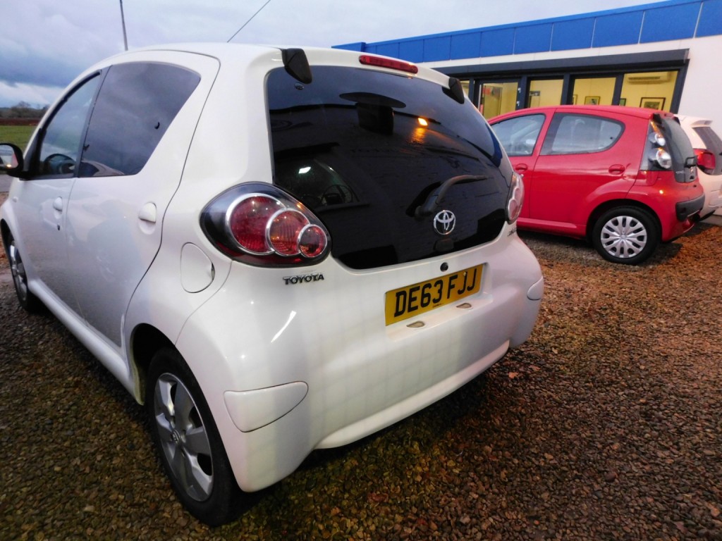 View TOYOTA AYGO 1.0 VVT-i Move