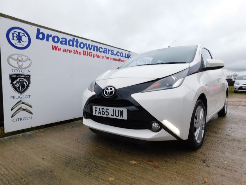View TOYOTA AYGO 1.0 VVT-i x-pression